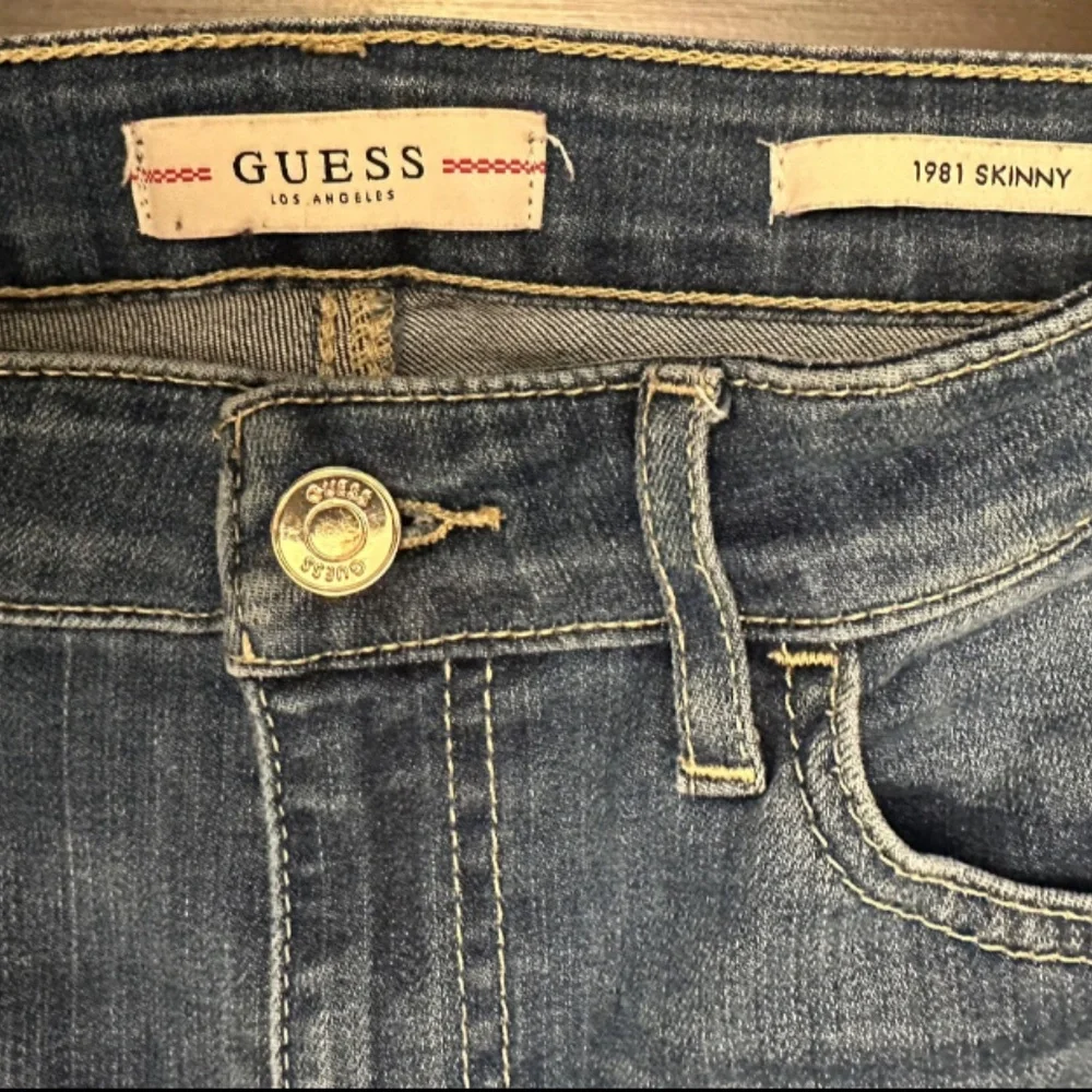 Guess Jeans - Picture 7 of 12